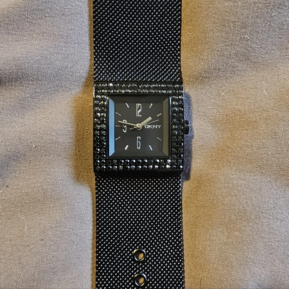 Donna Karan New York DNKY Watch Analog Quartz Black Crystal
